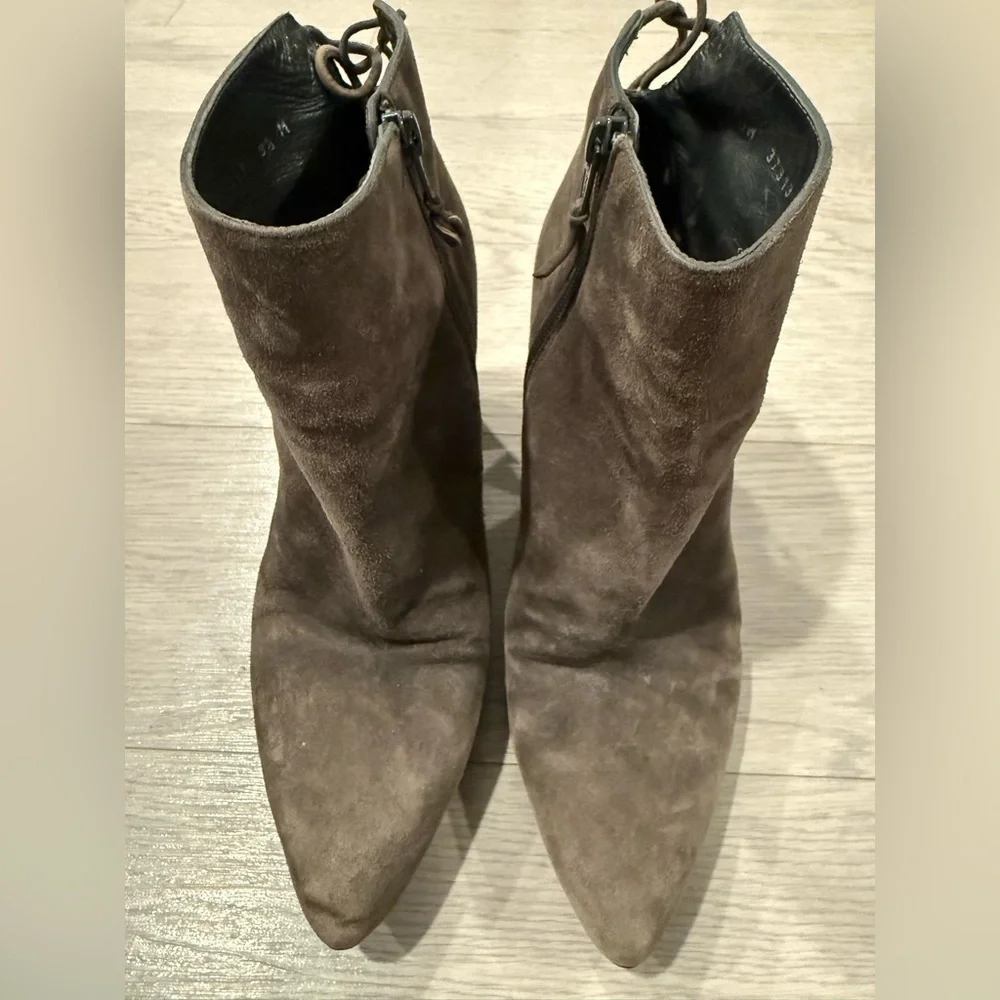 Stuart Weitzman Pointed Suede Ankle Boots Size 9.5